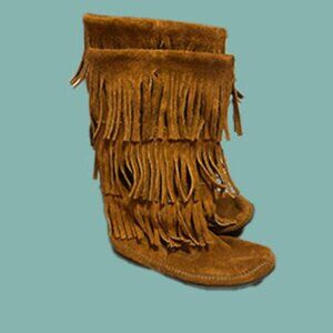 Minnetonka Fringe 3/4 Boot, Size 8